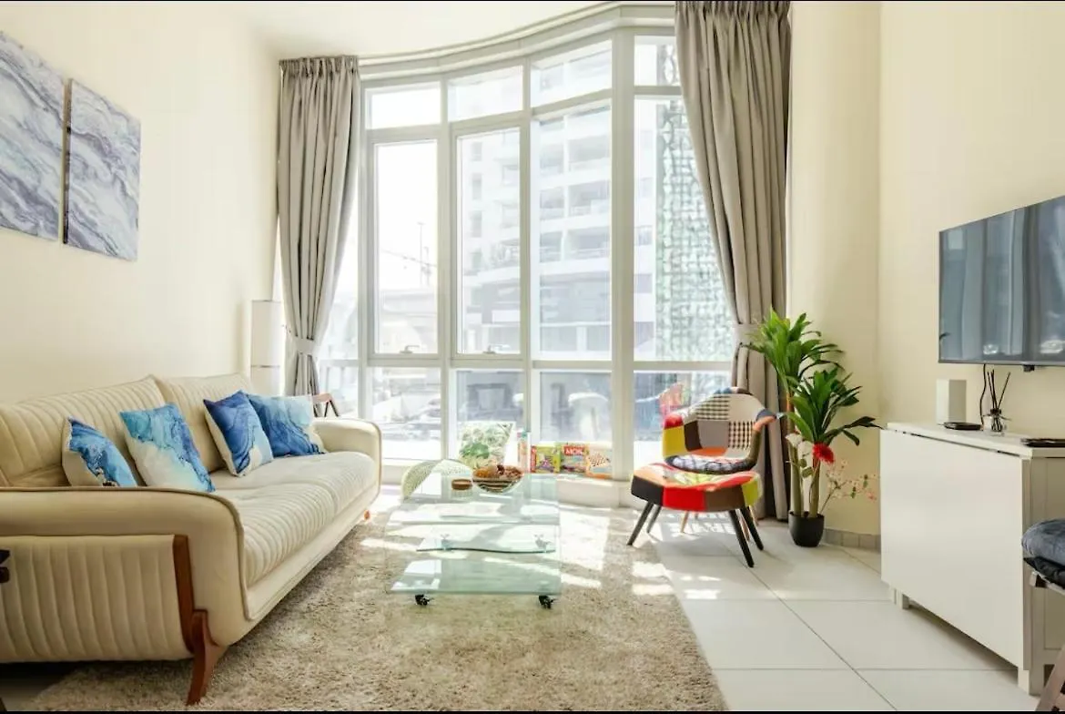 Luxury Dubai Marina Stunning Views & Rooftop Pool