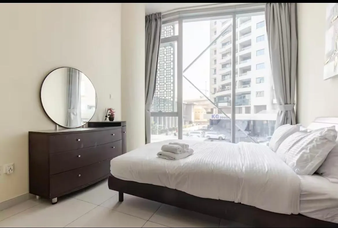 Luxury Dubai Marina Stunning Views & Rooftop Pool 公寓
